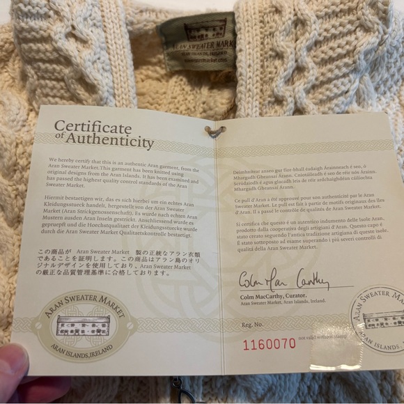 NWT Irish Wool Sweater - Hooded Women’s XXL *Purchased In Dublin Ireland* - Picture 8 of 9